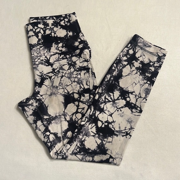 9. Lululemon Dual Shibori Wunder Under Leggings - Picture 1 of 5